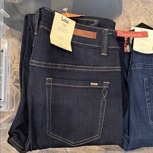 Women’s High Rise Slim Fit NWT Tina jeans by Lois Dark Blue